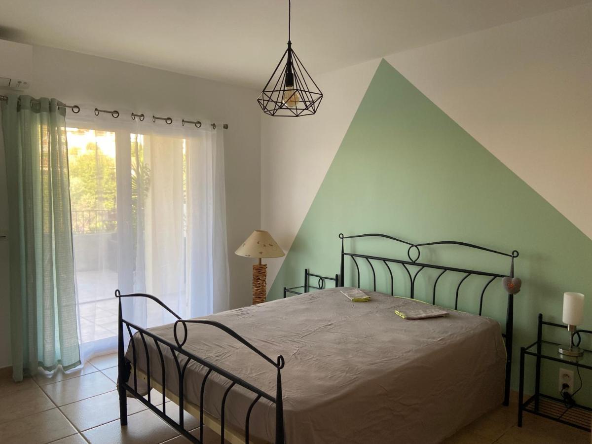 Très bel appartement entier proche de la mer 2 chambres 1 salon Vallauris Esterno foto
