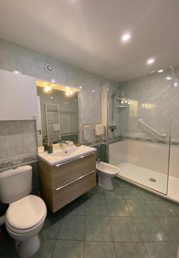 Très bel appartement entier proche de la mer 2 chambres 1 salon Vallauris Esterno foto
